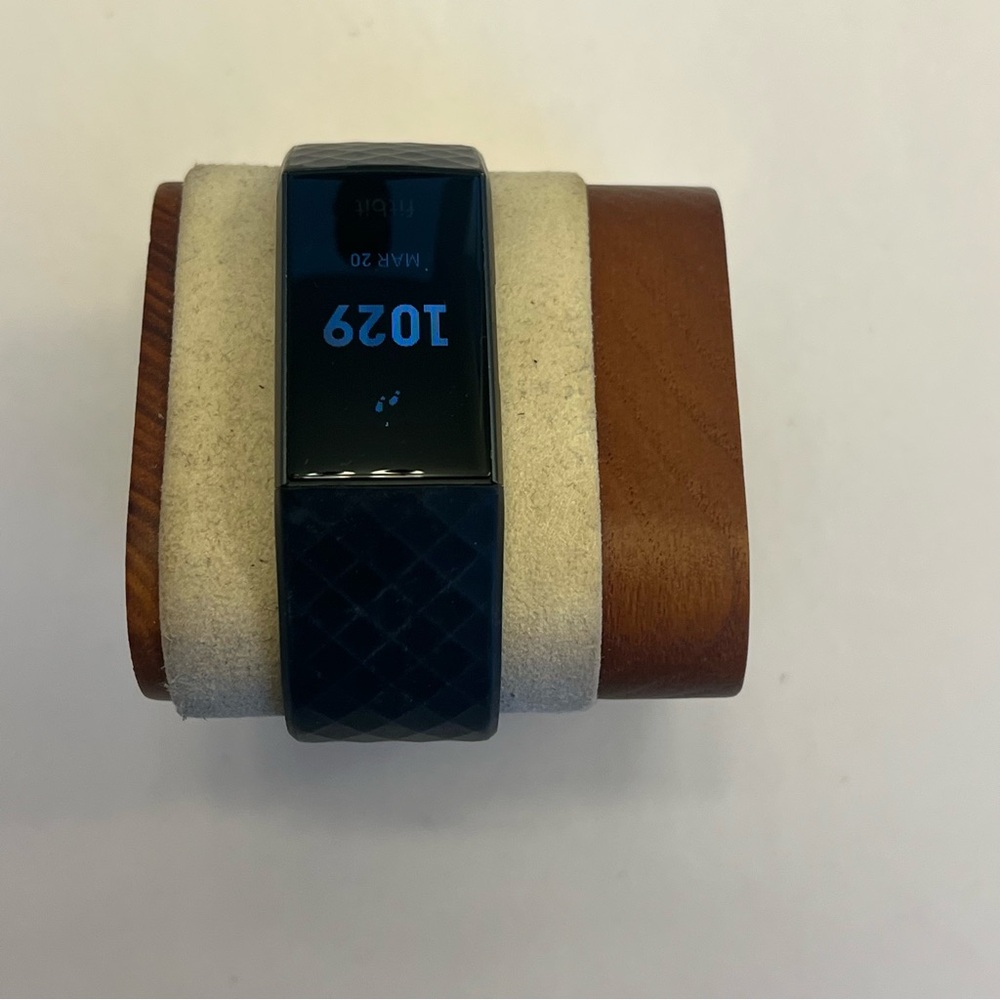 Fitbit Charge 3, Tested, Charger‎ Included, Graphite/Black - Picture 3 of 6